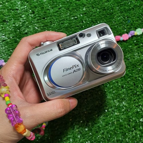 กล้องดิจิตอล fuji finepix A210